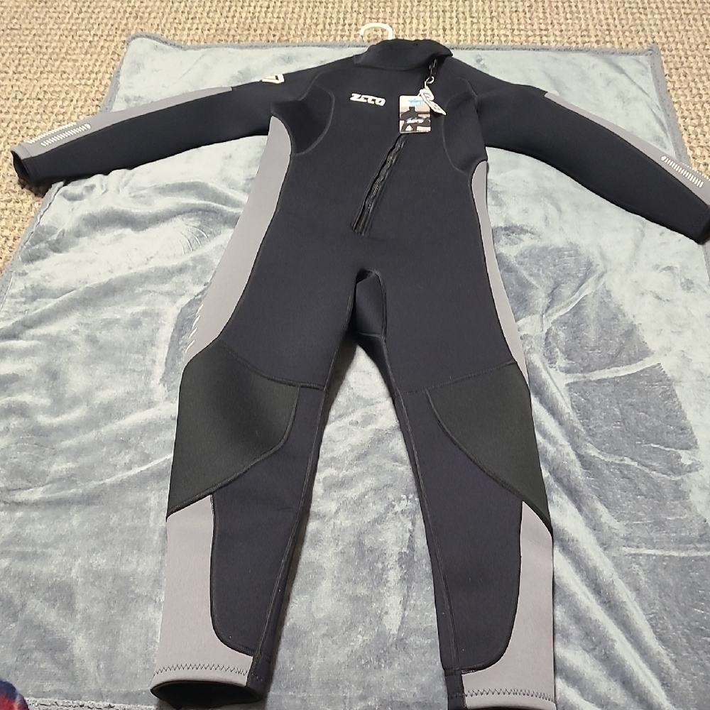 Men's Black and Gray Wetsuit